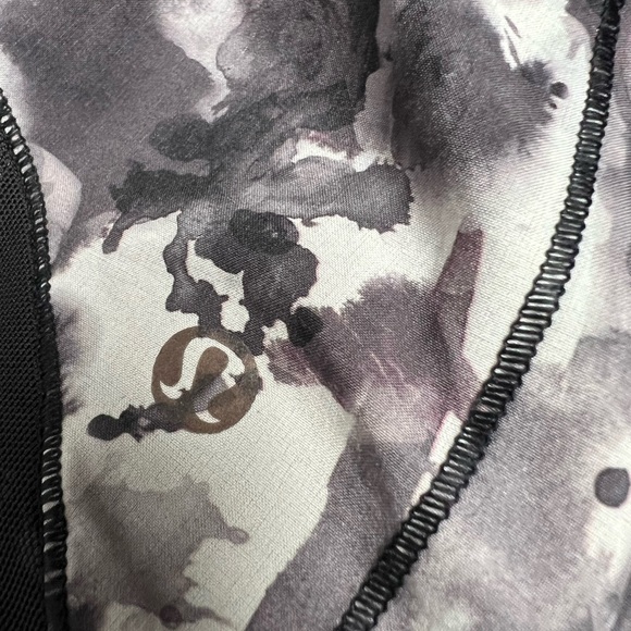 Lululemon‎ Athletic Shorts - Picture 7 of 7